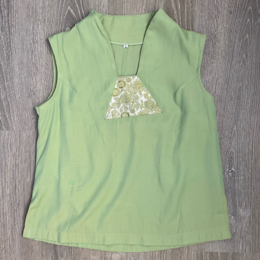 Sleeveless Blouse with Floral Patch